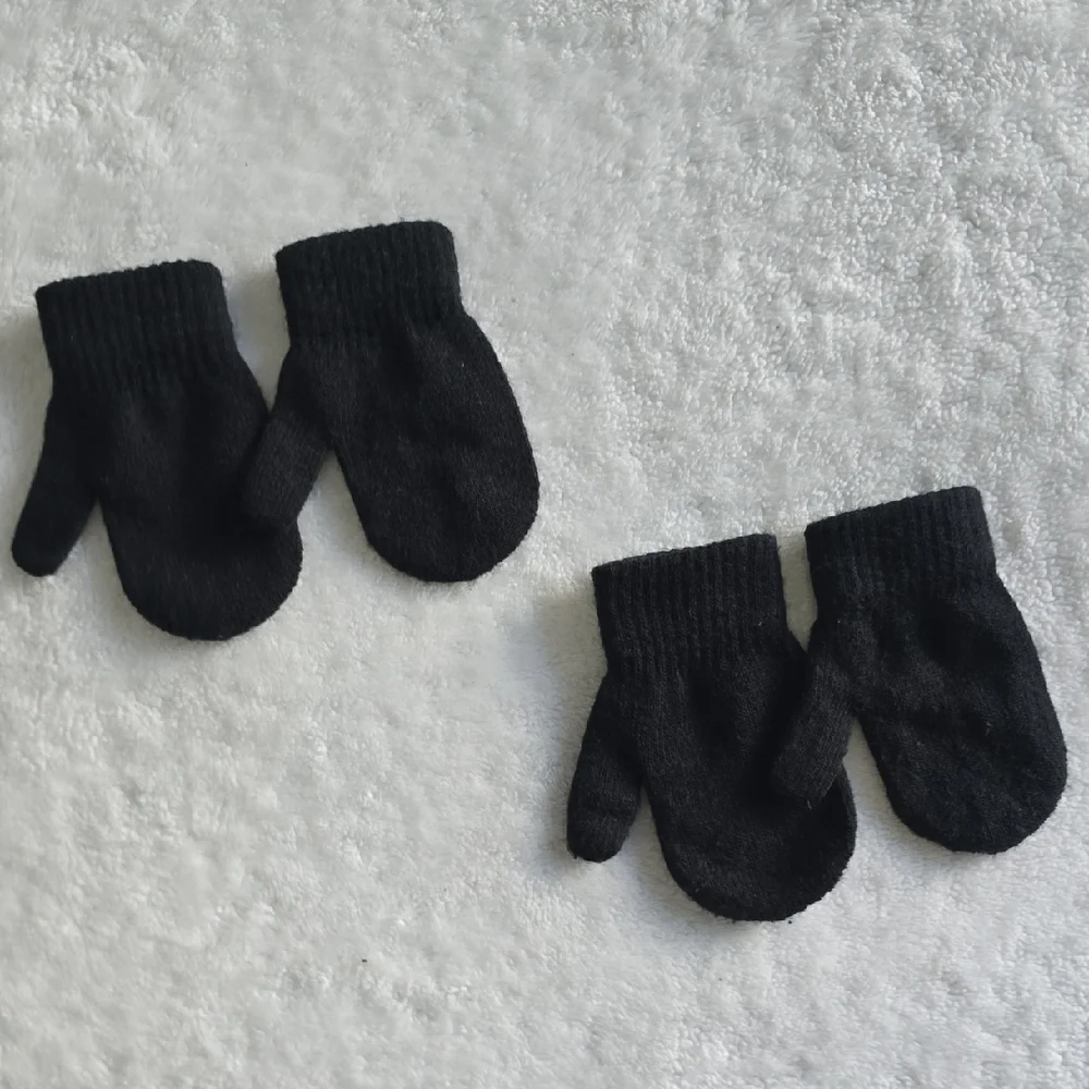 Cozy Black Toddler Mitten Bundle